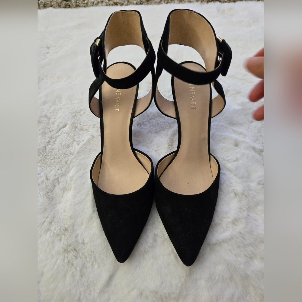 Nine West Black Heels with Pointed Toe and Ankle Strap